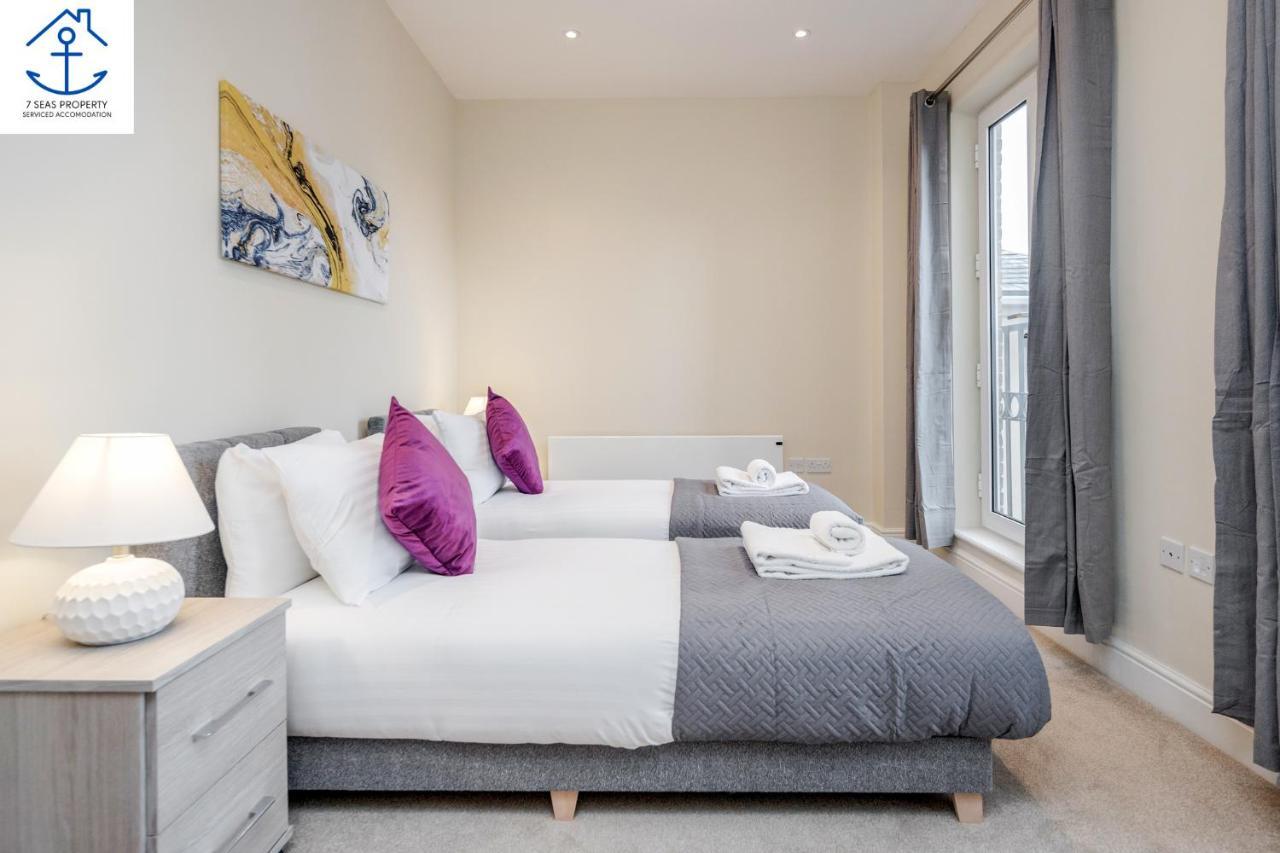 Spacious Luxury 2 Bed Apartment By 7 Seas Property Serviced Accommodation Maidenhead With Parking And Wifi Exterior photo